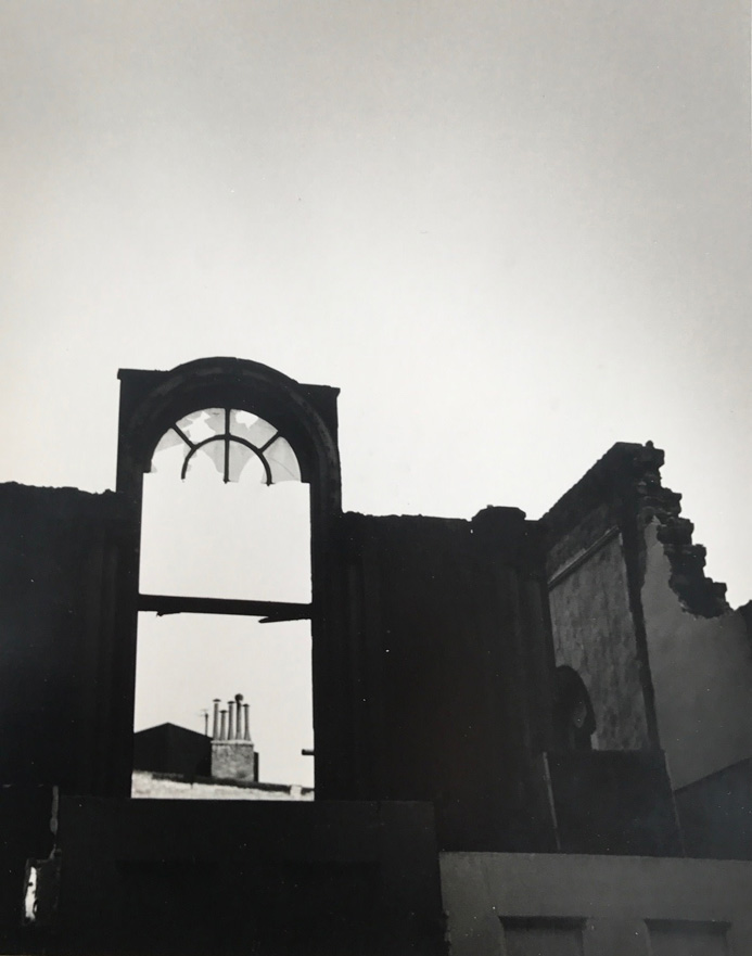 Image no. 225: Mark Twain House (Andre Kertesz), code=V, ord=520, date=1954