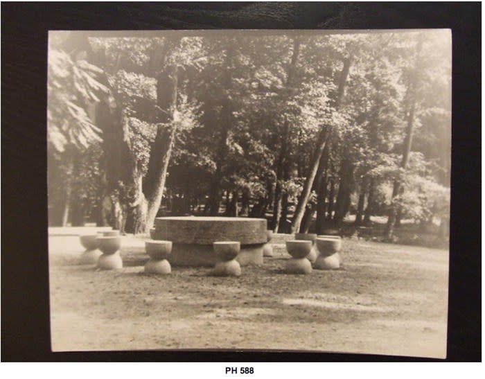 Image no. 151: La Table de Silence à... (Constantin Brancusi), code=H, ord=1000, date=-
