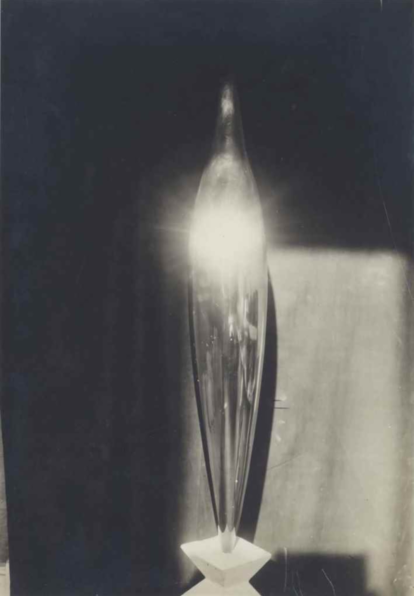 Image no. 147: Golden Bird (Constantin Brancusi), code=V, ord=30, date=c. 1920