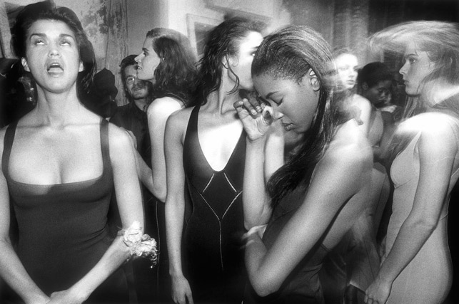 Image no. 44: Backstage Alaïa, Paris (William Klein), code=H, ord=1000, date=1986