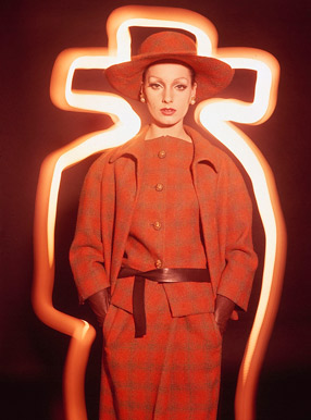 Image no. 57: Antonia + Orange Plaid, Pari... (William Klein), code=V, ord=1000, date=1962