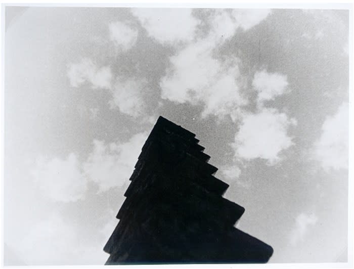 Image no. 141: Endless Column in Voulangis (Constantin Brancusi), code=H, ord=51, date=-