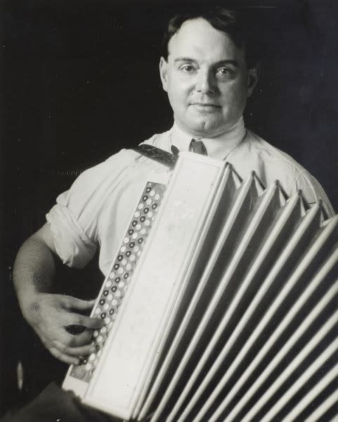 Image no. 229: Pierre Mac Orlan (Andre Kertesz), code=V, ord=350, date=1927