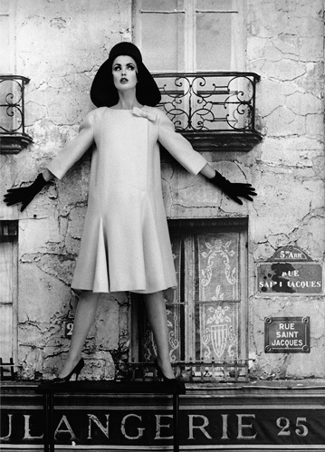Image no. 253: Dorothy + Boulangerie, Paris... (William Klein), code=V, ord=1000, date=1960