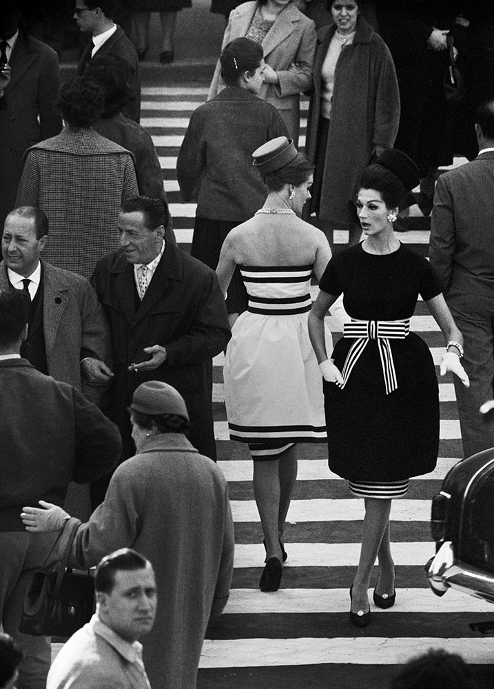 Image no. 264: Simone + Nina, Piazza di Spa... (William Klein), code=V, ord=1000, date=1960