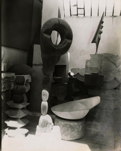 Image no. 192: View of the studio (Constantin Brancusi), code=V, ord=42, date=1920